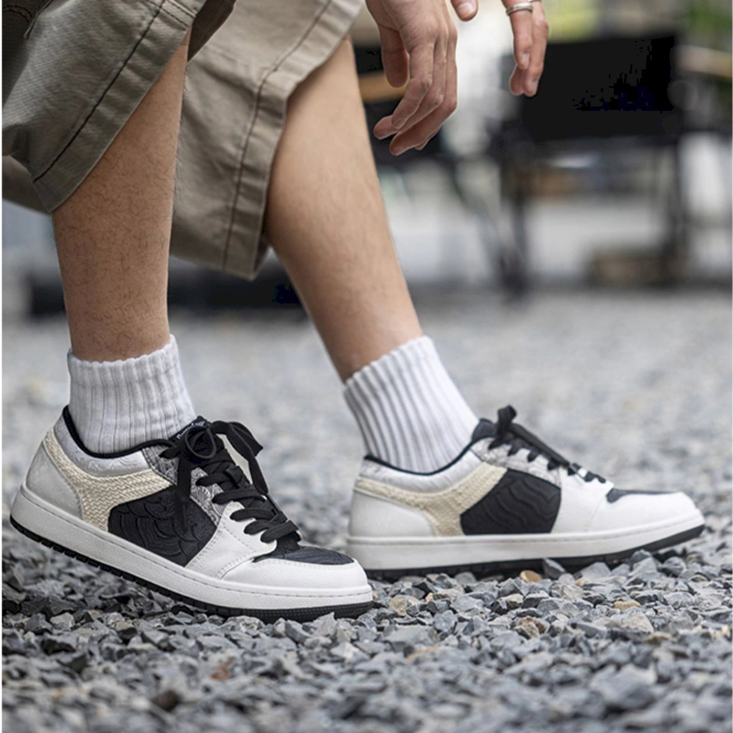 MRA LOWS PANDA SPIRIT EDITION SNEAKER