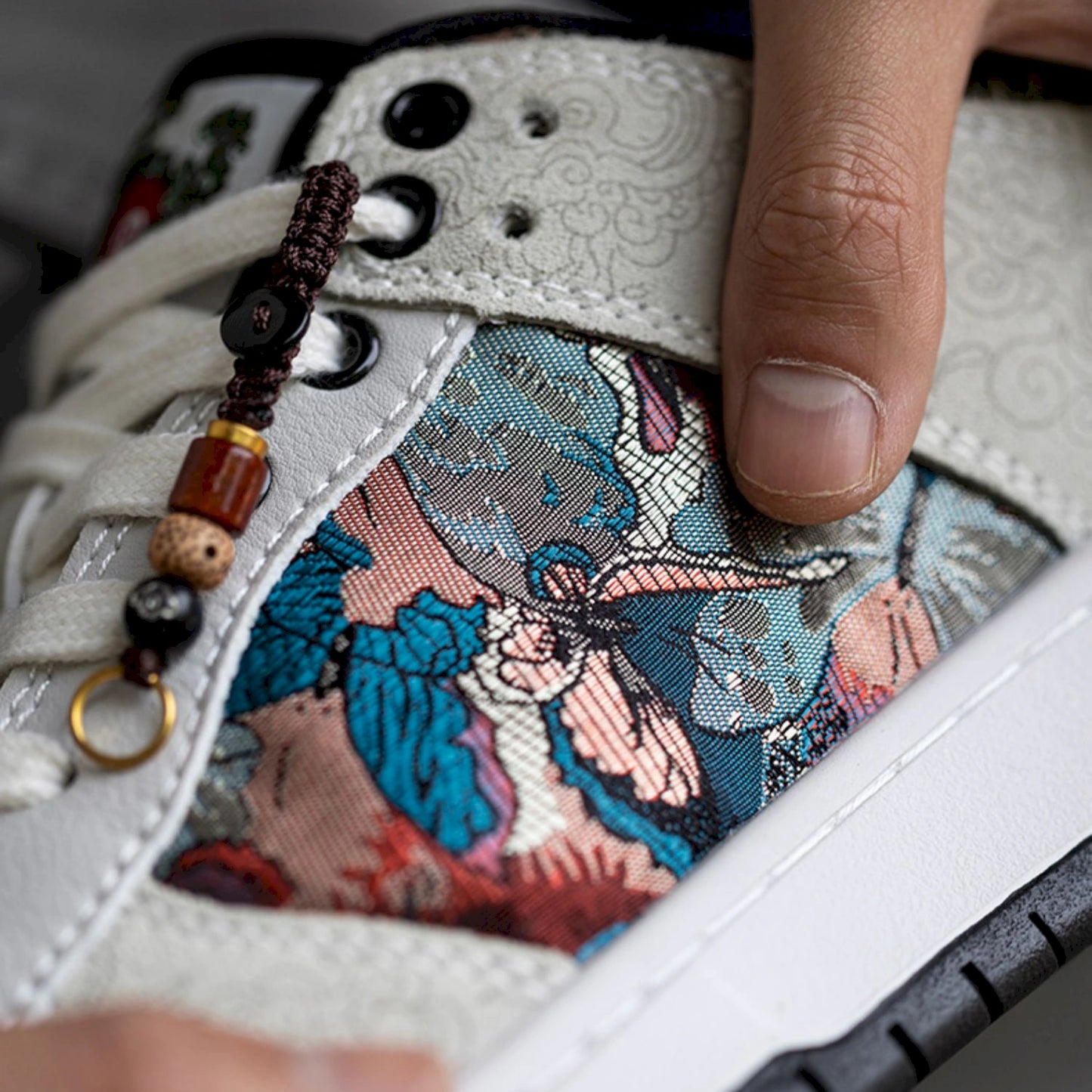 MRA LOWS SILK DUST EDITION SNEAKER