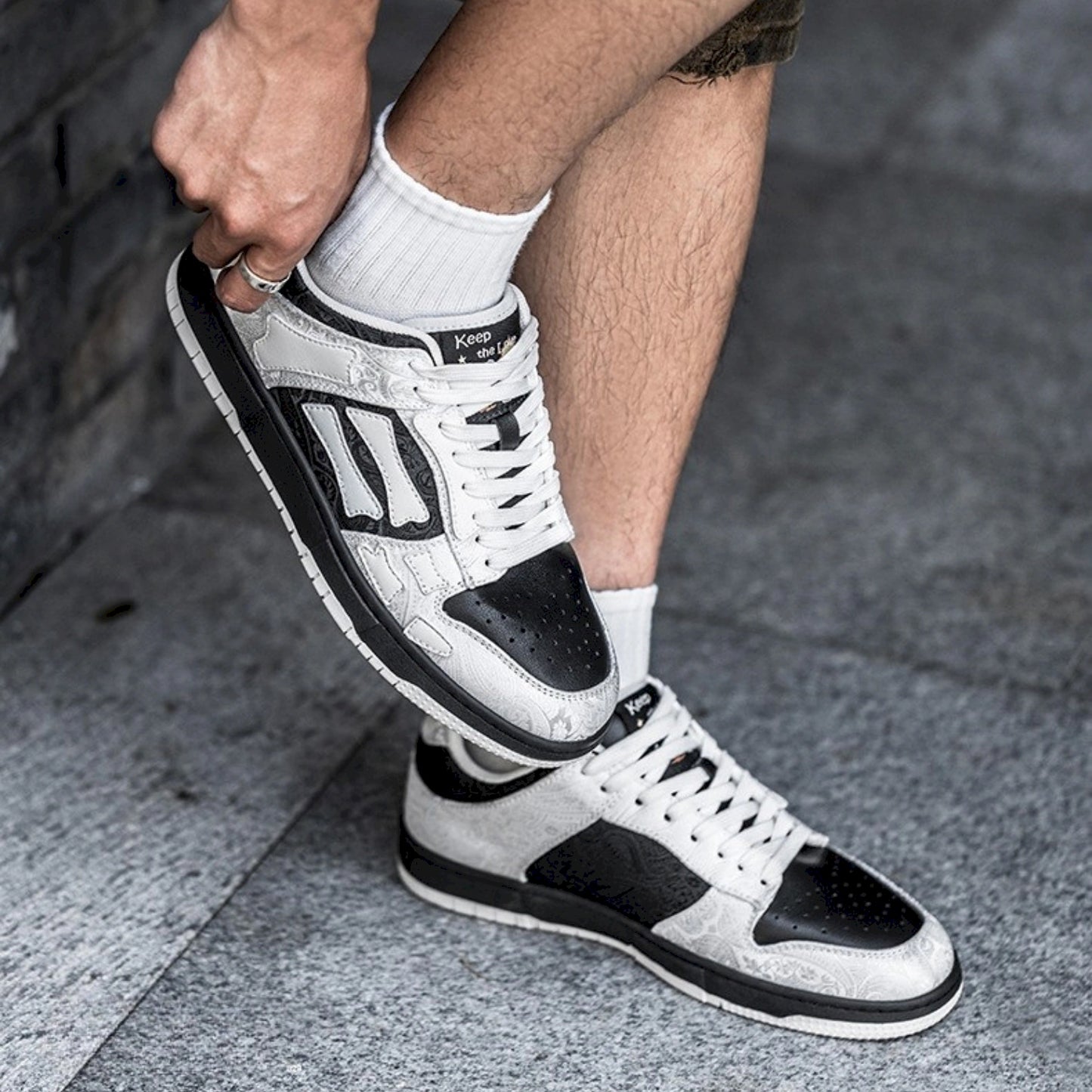 MRA LOWS BONE LINE EDITION SNEAKER