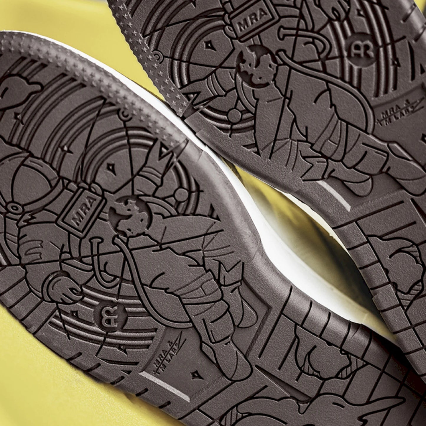 MRA LOWS CHEESE EDITION SNEAKER