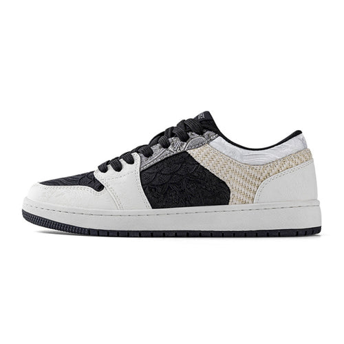 MRA LOWS PANDA SPIRIT EDITION SNEAKER