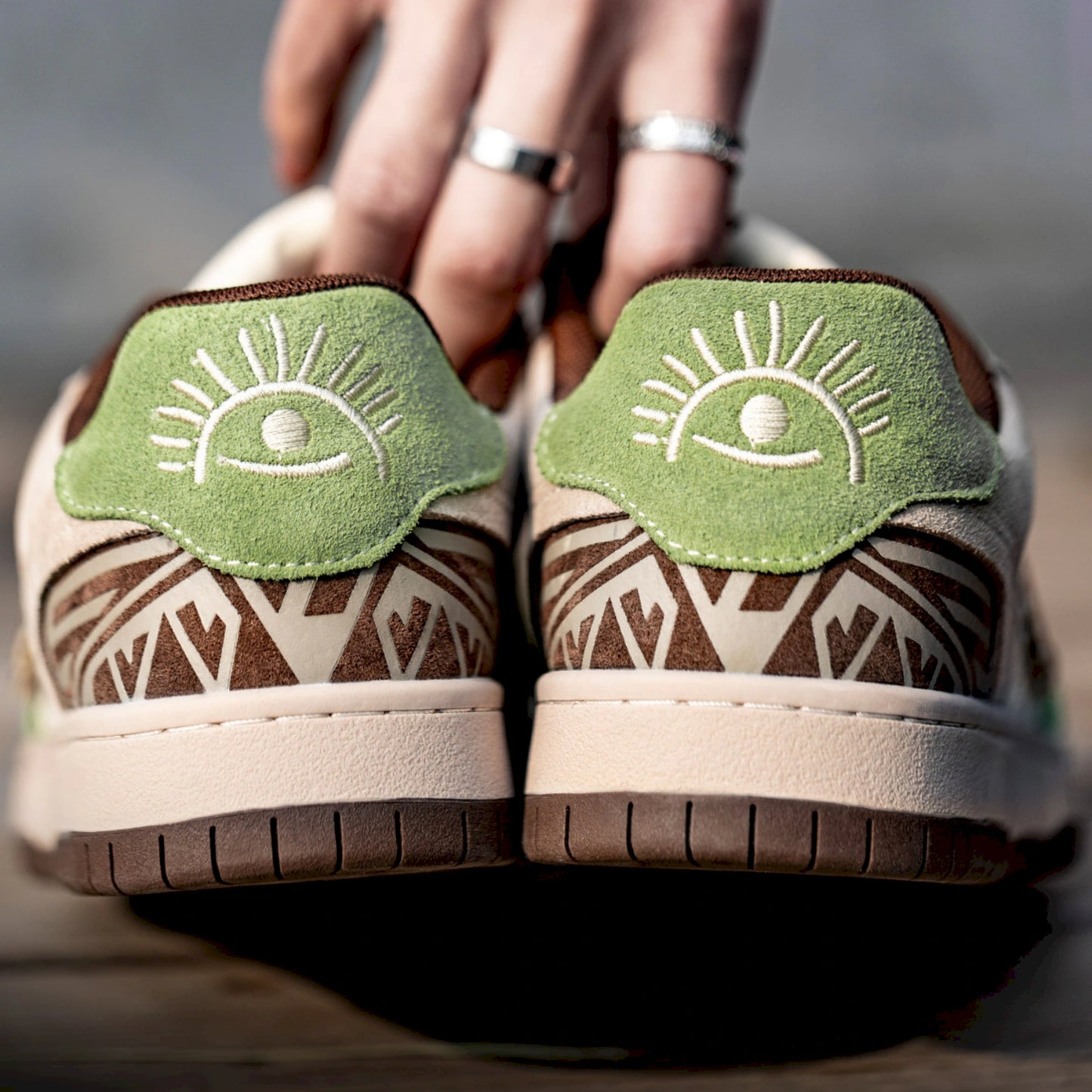 MRA LOWS SPIRIT TRAIL EDITION SNEAKER